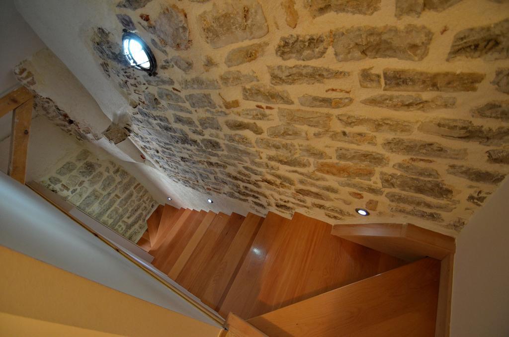 קוטור Apartments Historic Stone House חדר תמונה