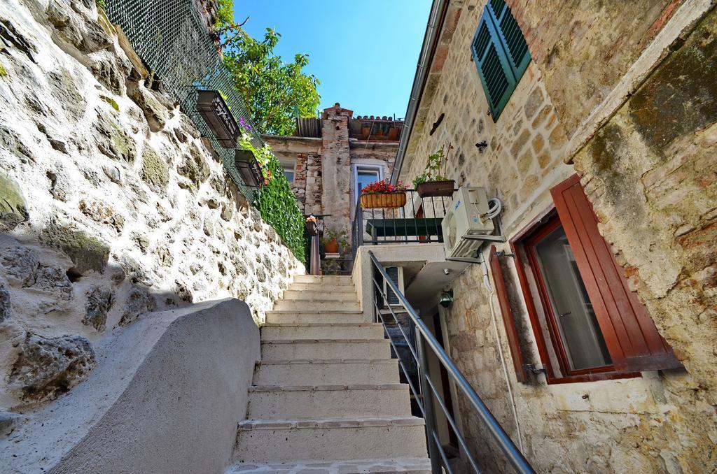 קוטור Apartments Historic Stone House חדר תמונה