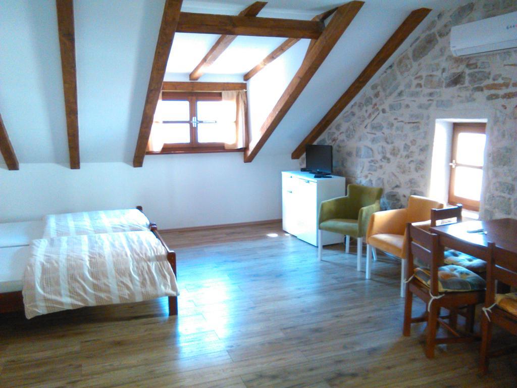 קוטור Apartments Historic Stone House מראה חיצוני תמונה