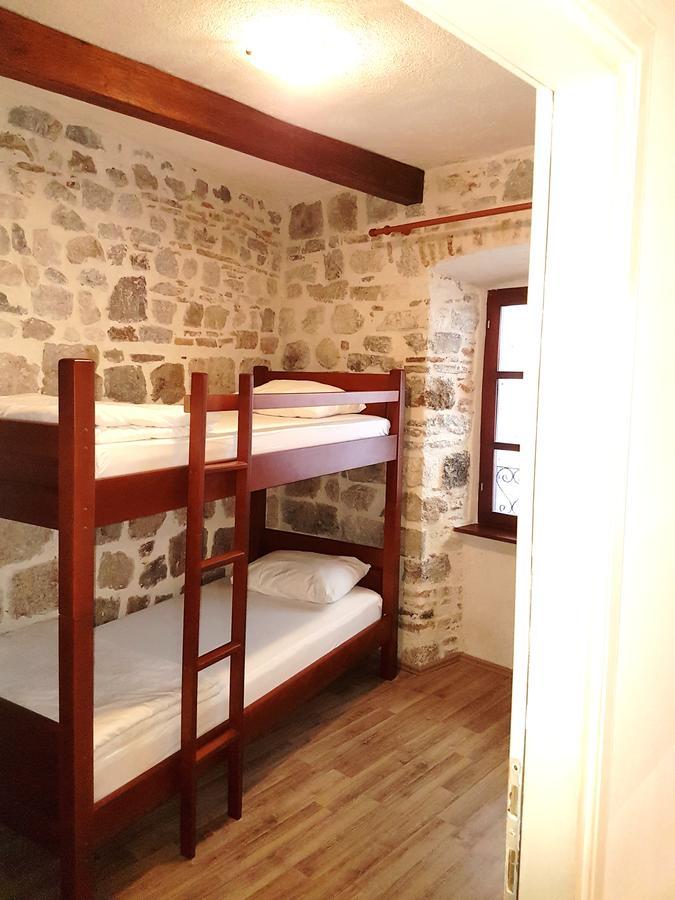 קוטור Apartments Historic Stone House מראה חיצוני תמונה