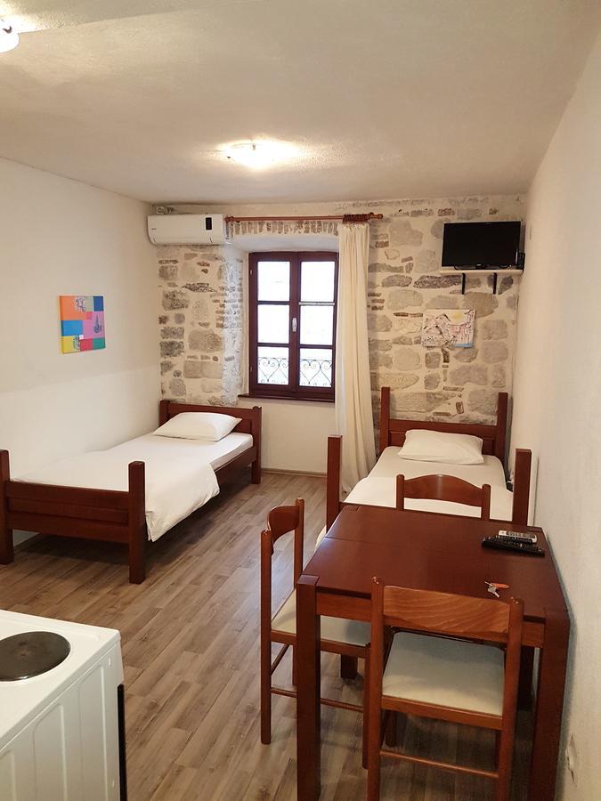 קוטור Apartments Historic Stone House מראה חיצוני תמונה